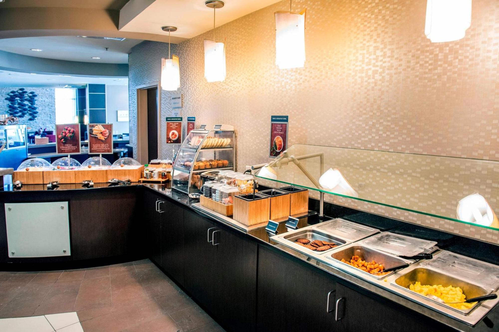 Springhill Suites By Marriott Pueblo Downtown Экстерьер фото