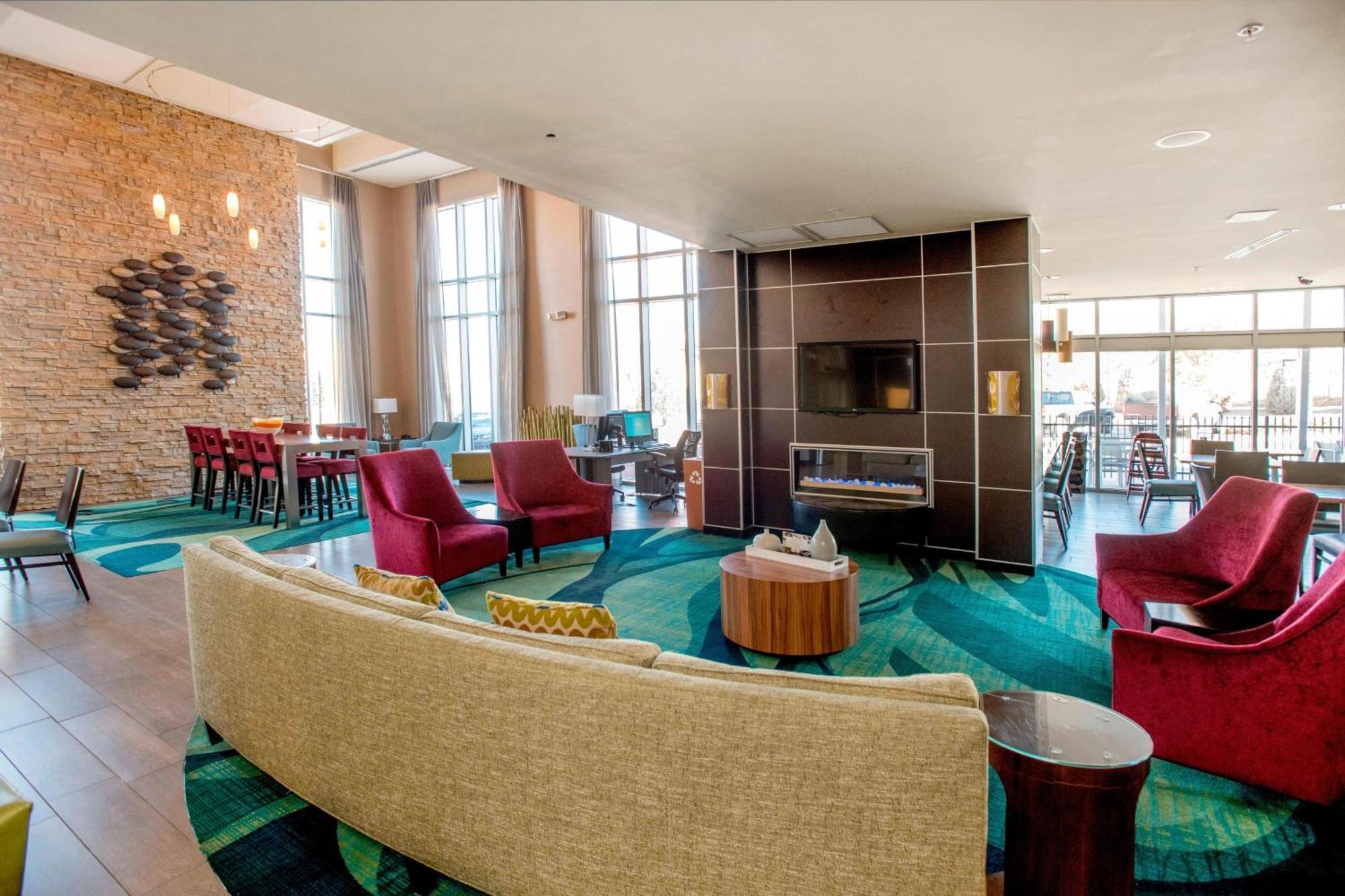 Springhill Suites By Marriott Pueblo Downtown Экстерьер фото